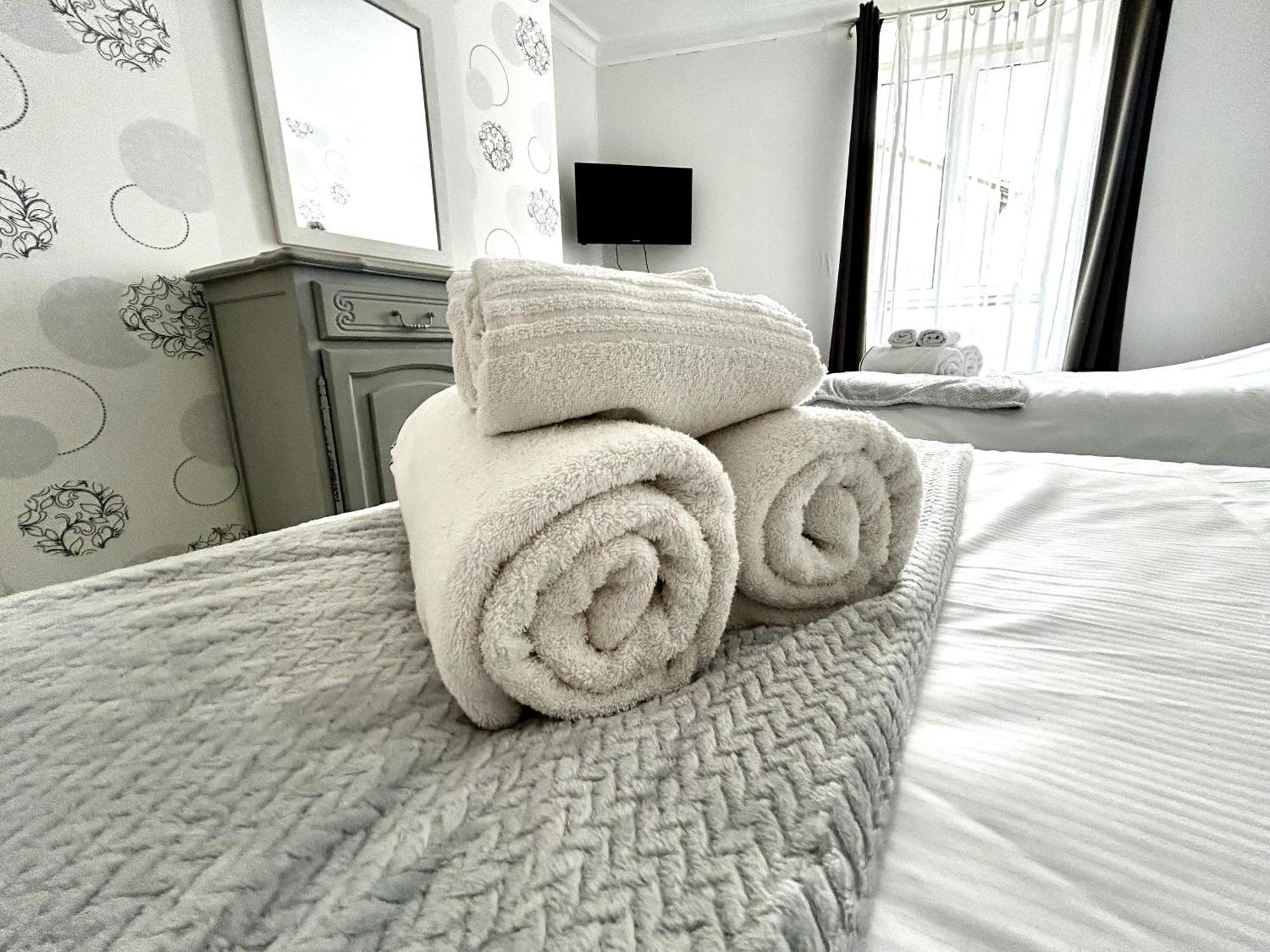 Hotel Central Chaunay Номер фото