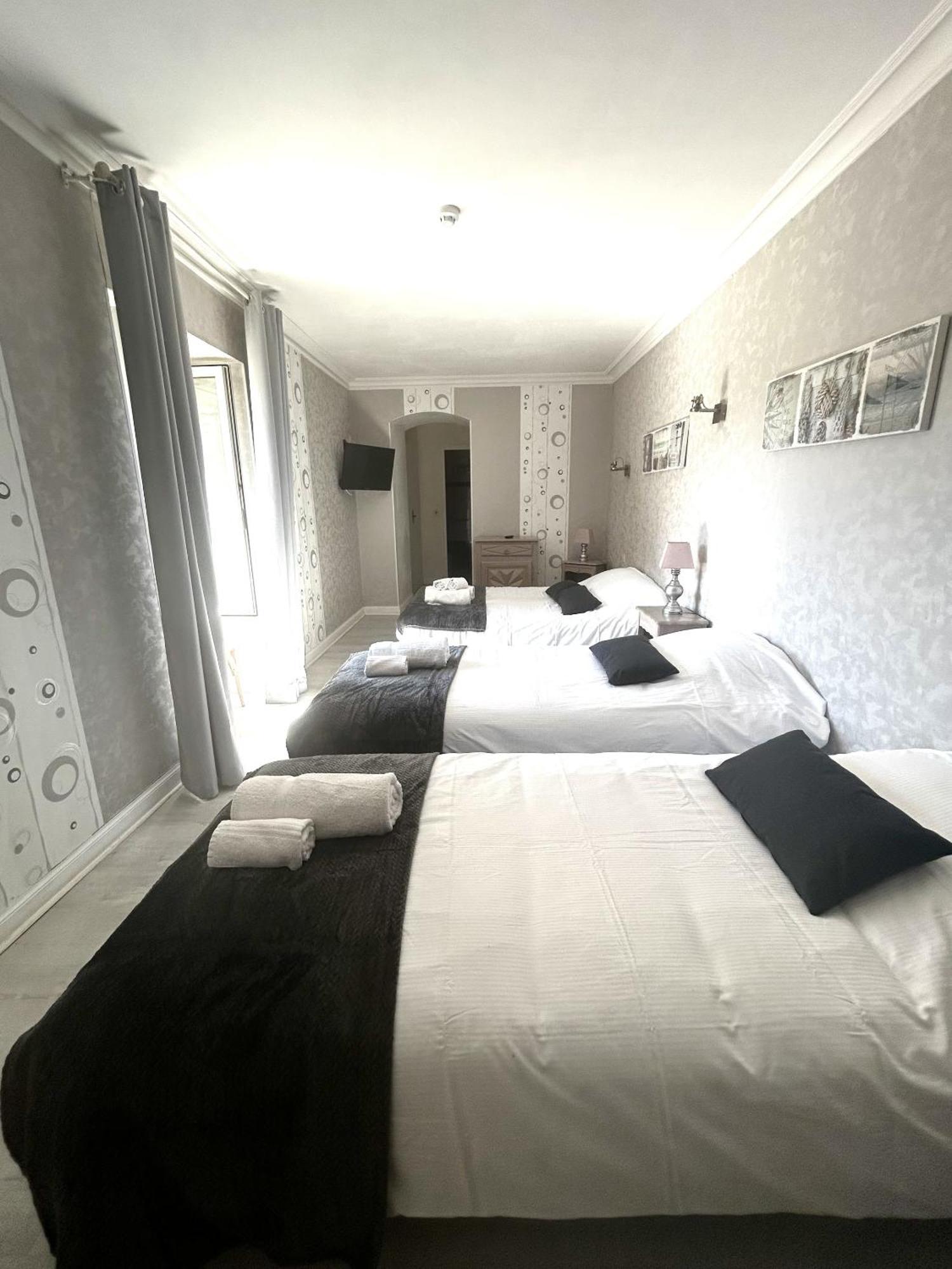 Hotel Central Chaunay Номер фото