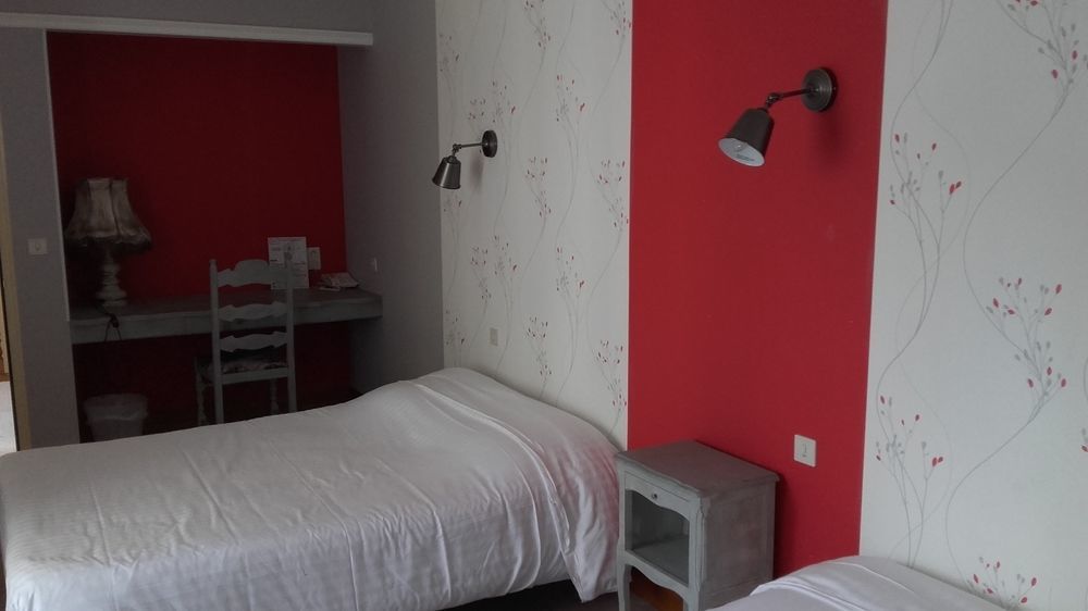 Hotel Central Chaunay Экстерьер фото