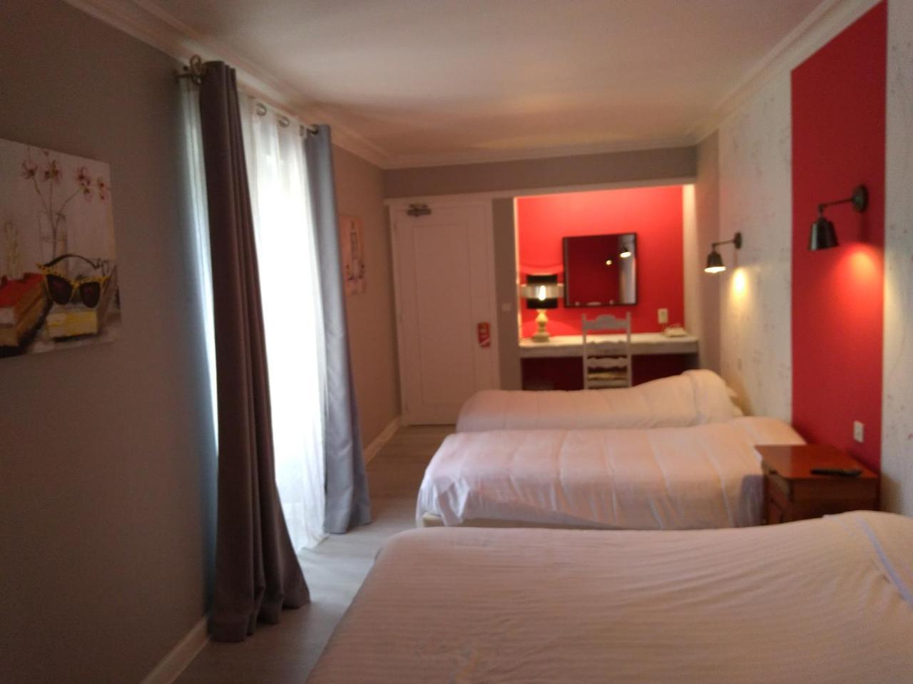 Hotel Central Chaunay Экстерьер фото
